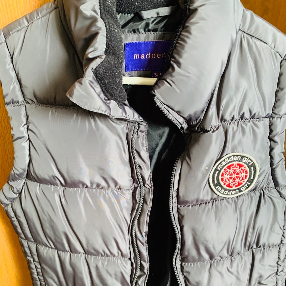 Madden girl sleeveless puffer vest